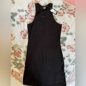 Chic Black Sleeveless Midi Dress